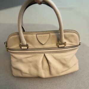 Marc Jacob’s leather Satchel in creamy beige